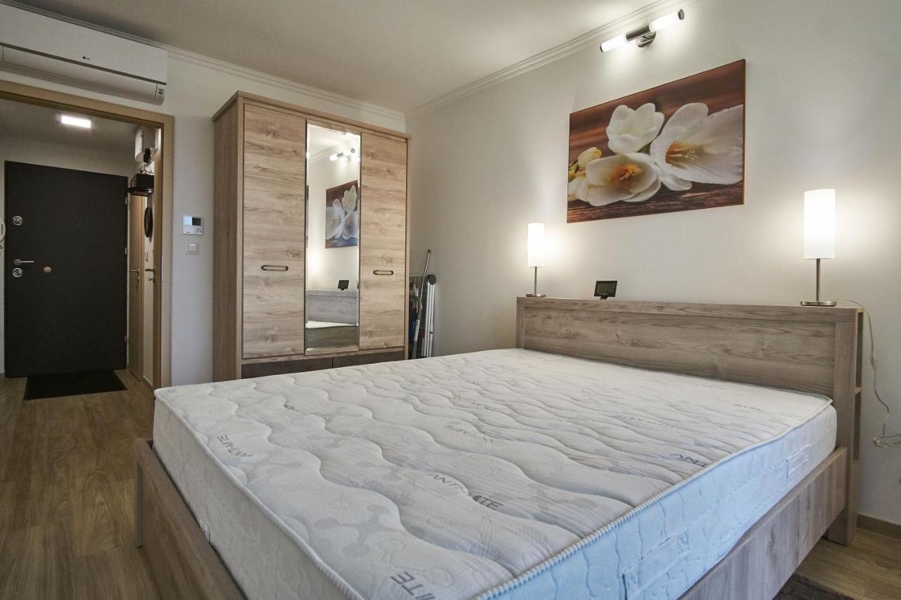 Cadet Apartments - Hostaid Siófok Zewnętrze zdjęcie